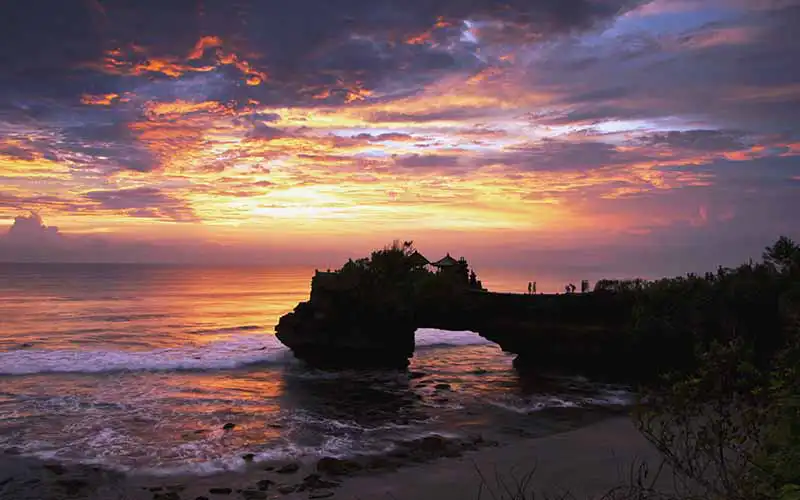 bali tanah lot temple